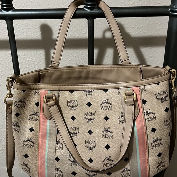 MCM 2 way bag - Picture 3 of 8